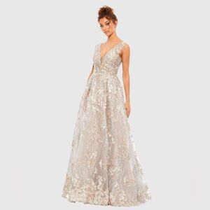 MAC DUGGAL Silver Multicolor Floral Embroidered Illusion V-Neck Gown size 8